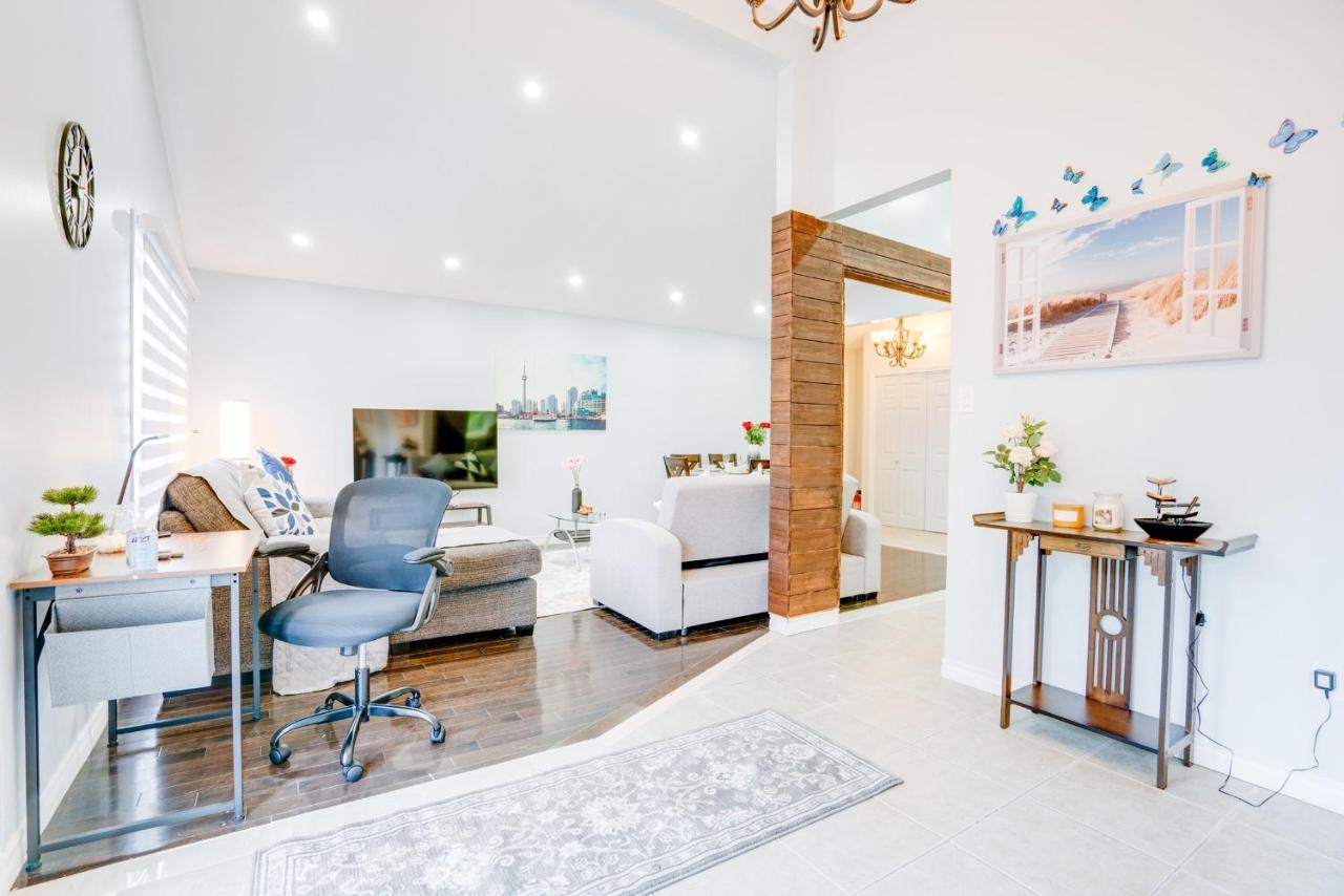 פיקרינג Furnished Family Home Near Toronto - Great Location Game Room - Backyard - Parking & Self Checkin מראה חיצוני תמונה