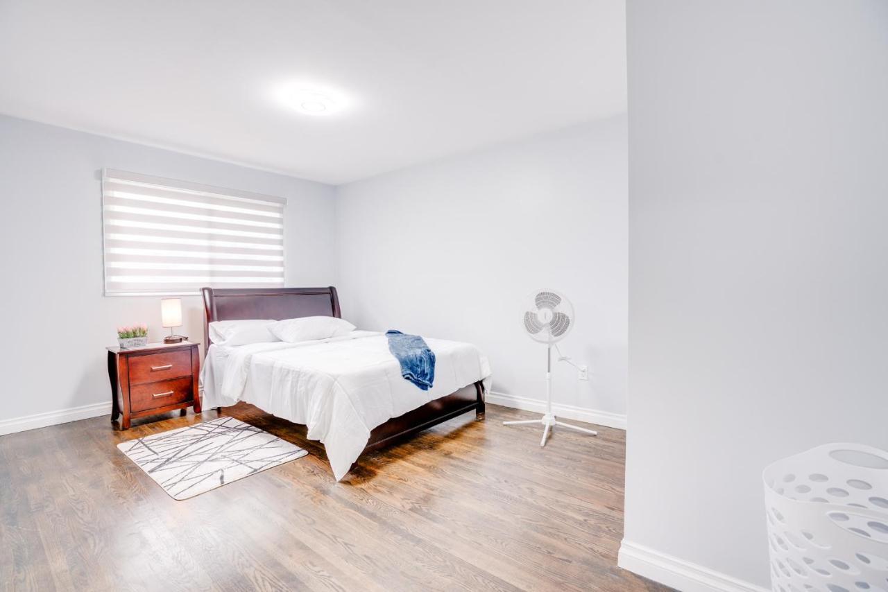 פיקרינג Furnished Family Home Near Toronto - Great Location Game Room - Backyard - Parking & Self Checkin מראה חיצוני תמונה