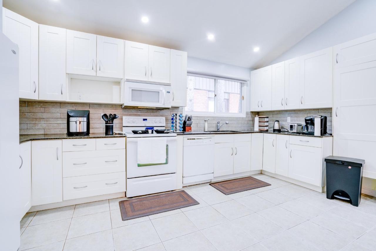 פיקרינג Furnished Family Home Near Toronto - Great Location Game Room - Backyard - Parking & Self Checkin מראה חיצוני תמונה